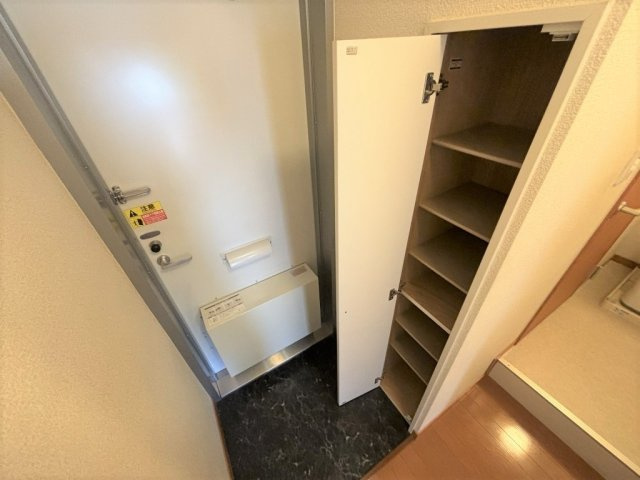 レオパレスラフィネ北町の玄関