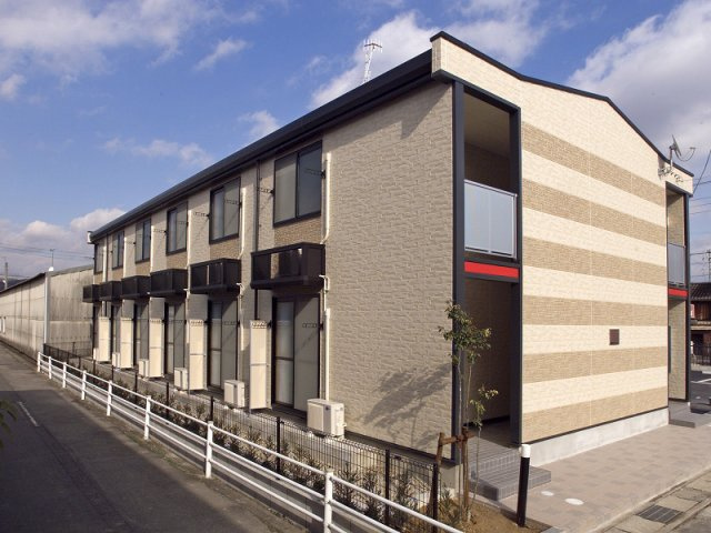レオパレスラフィネ北町の外観