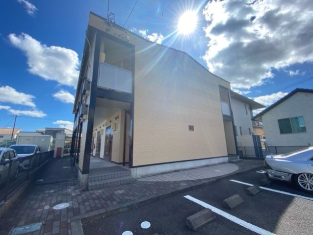 レオパレスレディアンスの外観|2022年8月に外壁塗装いたしました。