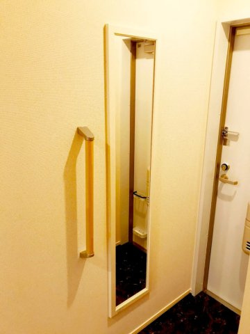 クレイノ西山のその他|姿見付き。お出かけ前のセルフチェックに