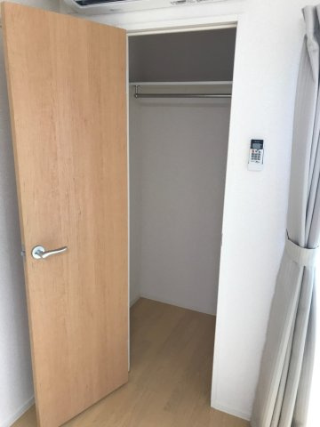 クレイノ西山の内装|ウォークインクローゼット付きのお部屋です。※写真は101号室