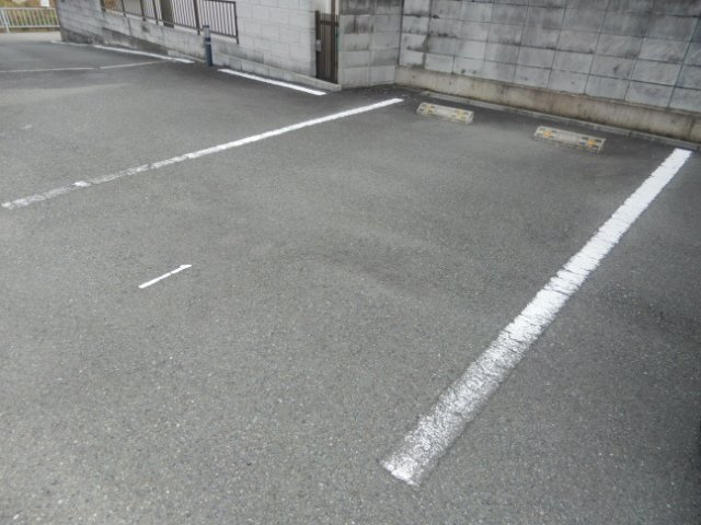 レオパレスあわのの駐車場