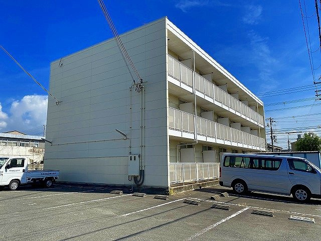 レオパレス青松の外観