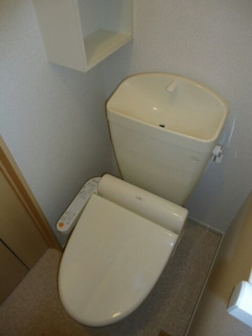 ベル・ソレイユＫのトイレ|落ち着いた色調のトイレです