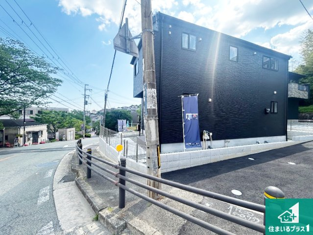 1日(土)2日(日)現地見学可能！宝塚市花屋敷つつじガ丘　全2邸の外観|安心の10年保証！外観を美しく保ち、雨水で汚れを落とします！気になることがありましたら、お気軽にお問い合わせください！