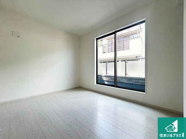 ■宝塚市花屋敷つつじガ丘　第1期　新築一戸建ての洋室|シンプルな洋室は、自分好みのインテリアが楽しめます♪ご家族とインテリアや家具を選びに行くのは新築購入時の醍醐味の一つです。ぜひお楽しみください♪