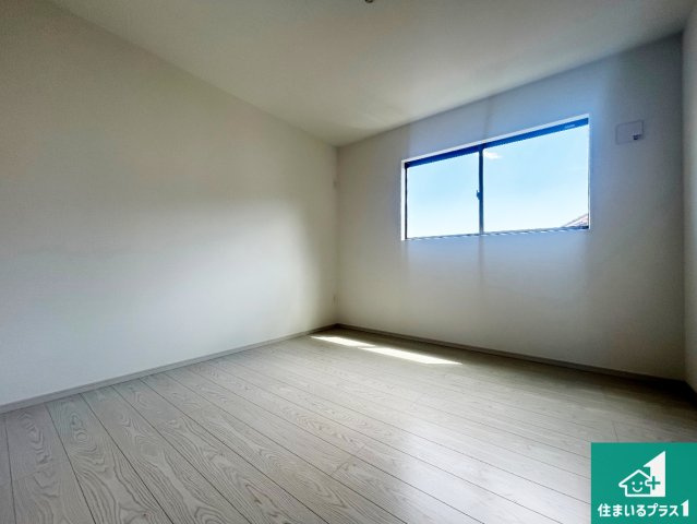 ■宝塚市花屋敷つつじガ丘　第1期　新築一戸建ての洋室|シンプルな洋室は、自分好みのインテリアが楽しめます♪ご家族とインテリアや家具を選びに行くのは新築購入時の醍醐味の一つです。ぜひお楽しみください♪