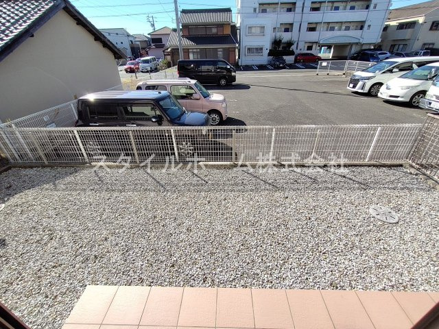 すみ家豊川駅前の庭