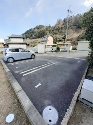 【駐車場】 | アレグリアス | 駐車場です