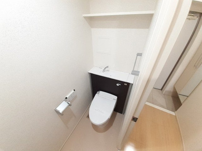 【トイレ】 | アンドーバーテラス銘苅 | 落ち着いた色調のトイレです