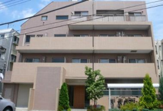 【外観】 | 鉄筋コンクリート造のがっちりとした建物。