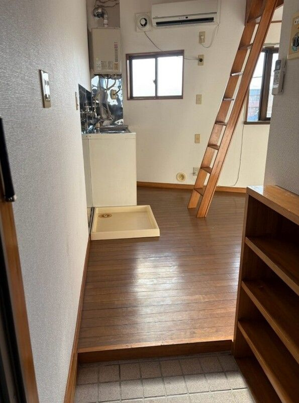 入間鍵山ハイツの玄関