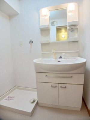 【洗面所】 | サニー・レジデンス橋本Ⅰ | 明るい洗面所です