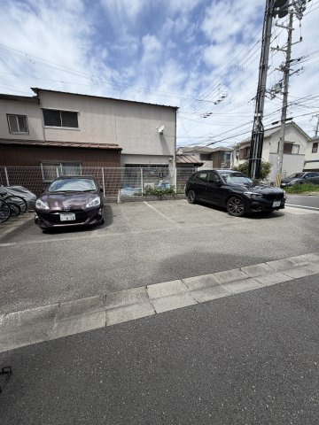 クレアドル須磨Ⅲの駐車場