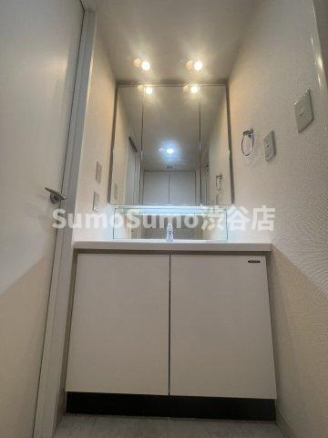 ルフィット神宮北参道の独立洗面台