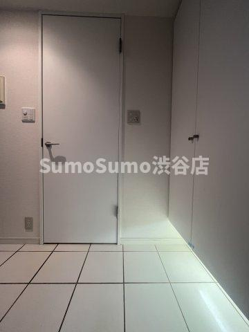 ルフィット神宮北参道の玄関