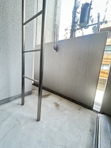 ディナスティ神戸元町通のバルコニー