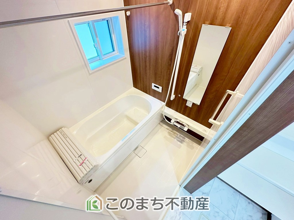 ワイウッドコート宇都宮市下川俣町第1期の浴室|広々とした一坪タイプのバスはお子様と入っても余裕のある広さになっております！
