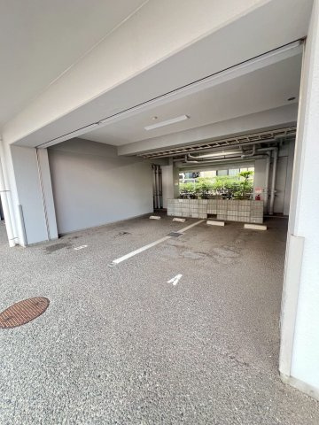 GranPino武庫川の駐車場