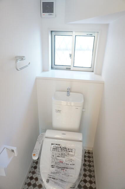 稲城市百村の一戸建てのトイレ