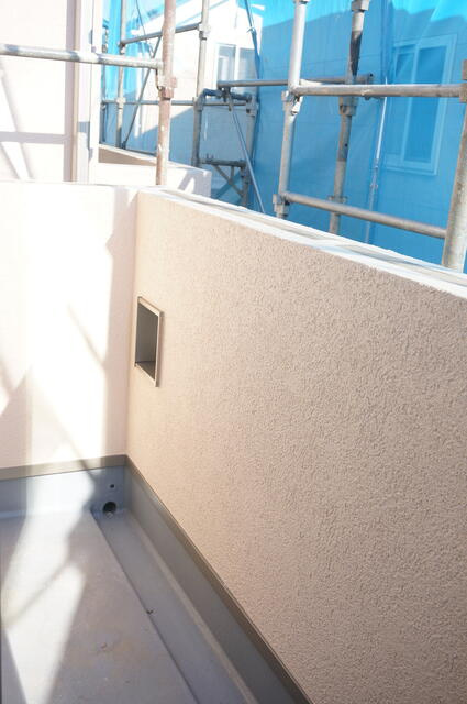 稲城市百村の一戸建てのバルコニー