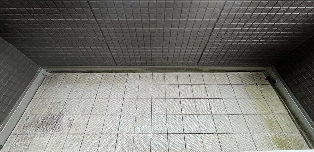 川崎市多摩区堰３丁目のアパートのバルコニー