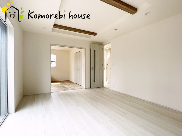 上尾市瓦葺　新築一戸建て　ブルーミングガーデン　01の居間・リビング|居間です