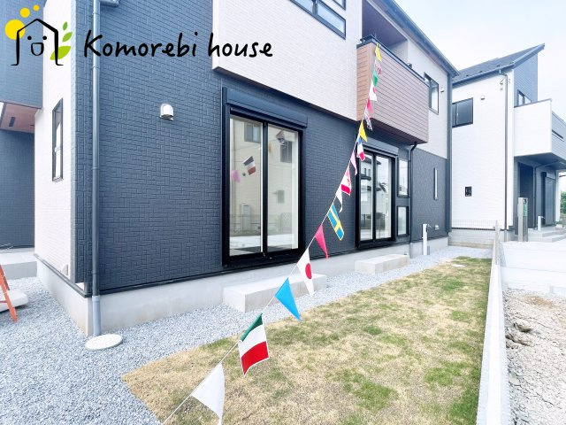 上尾市瓦葺　新築一戸建て　ブルーミングガーデン　01の庭|お庭で自由な時間を過ごせます