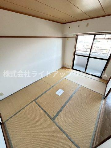 サンリッジ湊川の和室