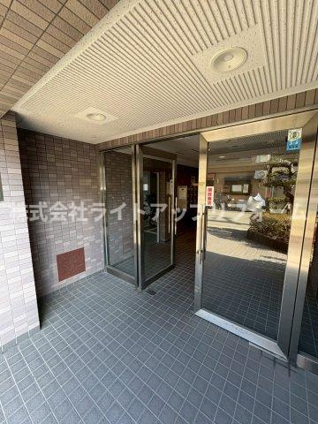 サンリッジ湊川のエントランス