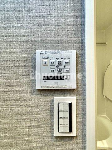 エンゼルハイム立石の冷暖房・空調設備|【浴室乾燥機】暖房・冷風・換気・乾燥が可能です。毎日を快適に過ごせるうれしい機能が揃っています。雨の日の洗濯物も安心です。