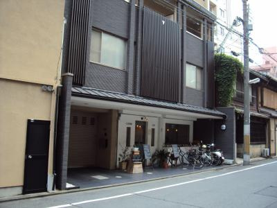 プリモフィオーレ室町の外観