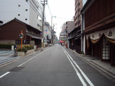 プリモフィオーレ室町の周辺|前面道路
