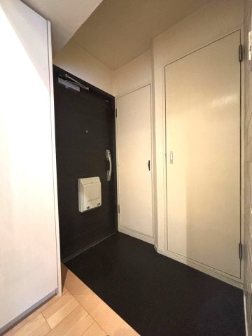 一光ハイツ山王A棟の玄関