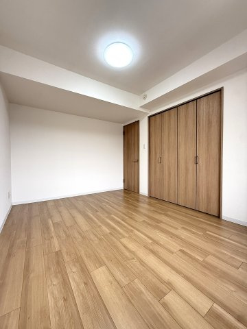 エバ・メゾン本郷通リーヴ・ノールの洋室