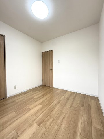 エバ・メゾン本郷通リーヴ・ノールの洋室