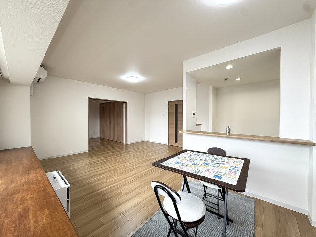 エバ・メゾン本郷通リーヴ・ノールの居間・リビング