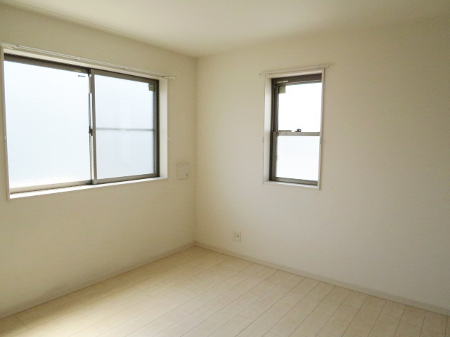 リブリ・桜レジデンスの寝室|6.1帖の洋室です☆