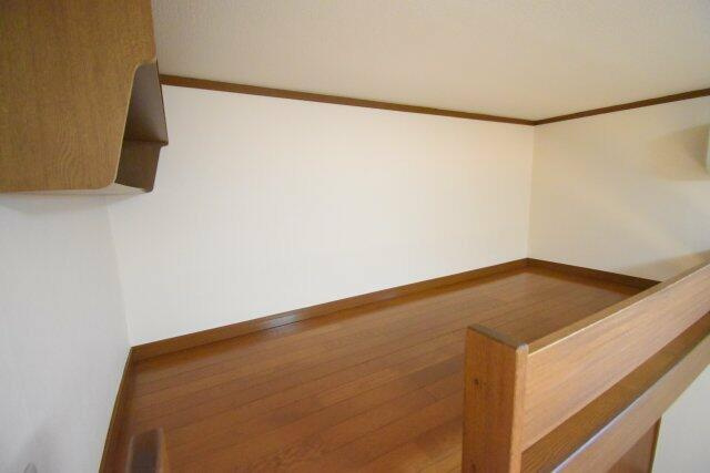 川崎市多摩区登戸のアパートの収納|同物件別部屋参考写真です。