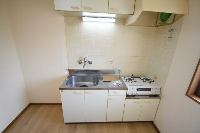 川崎市多摩区登戸のアパートのキッチン|同物件別部屋参考写真です。