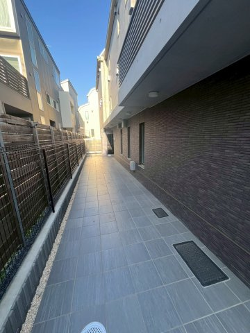 Aglaia要町のエントランス