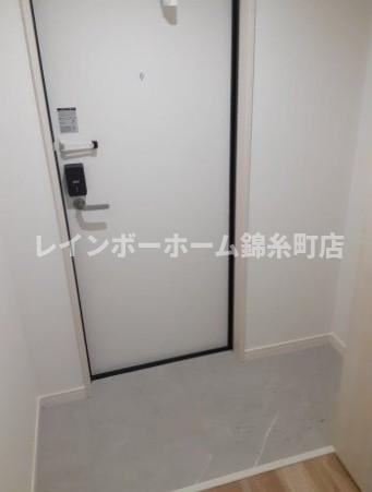 CRASTINE金町2丁目の玄関