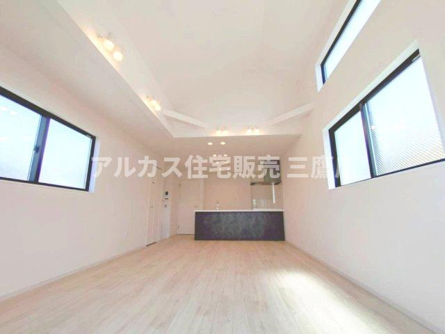 中央線 東小金井駅 徒歩19分 新築戸建 小金井市緑町３丁目の居間・リビング