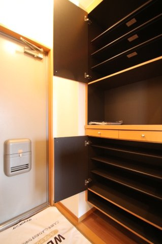 ヴィラコンフォールⅠの玄関