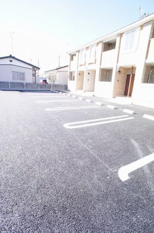 ジュネスハーモニーⅠの駐車場