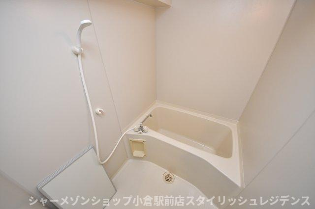 ニューエバーグリーン小倉の浴室