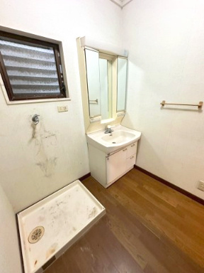 港町　中古戸建の洗面所|1階 洗面