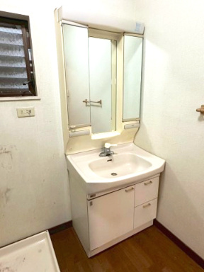 港町　中古戸建の独立洗面台|1階 洗面台