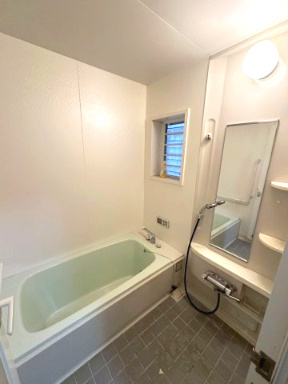 港町　中古戸建の浴室