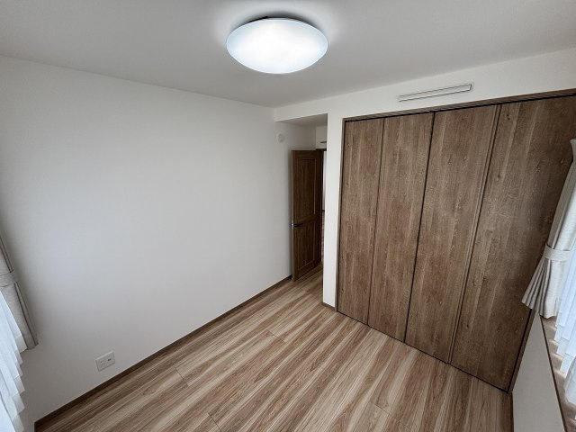 川中島町原 新築建売２号棟の洋室